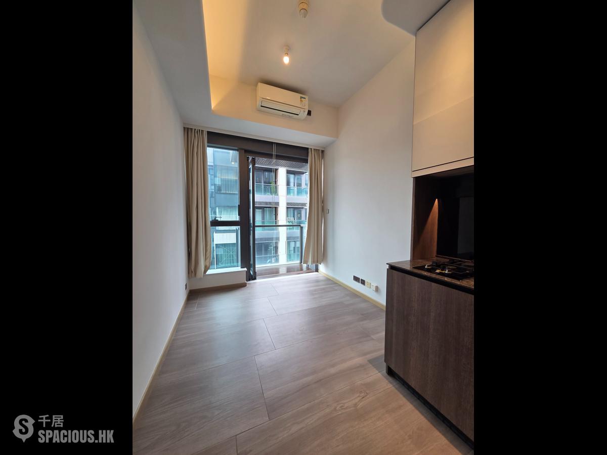 Sai Ying Pun - Two・Artlane 01
