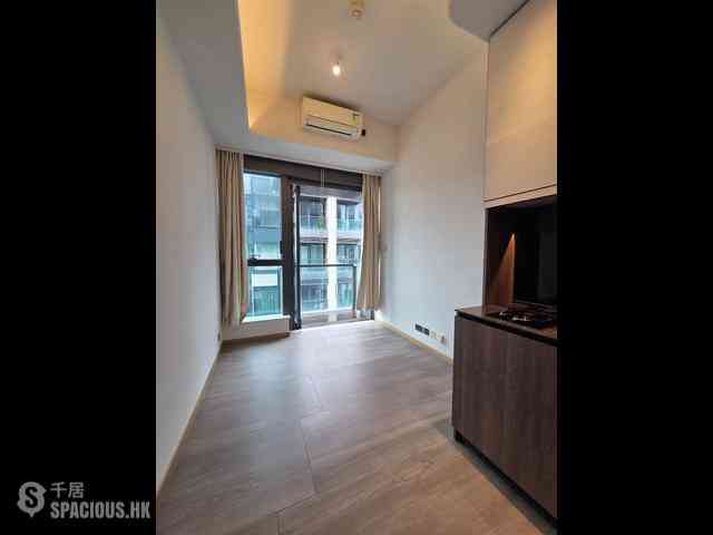 Sai Ying Pun - Two・Artlane 01