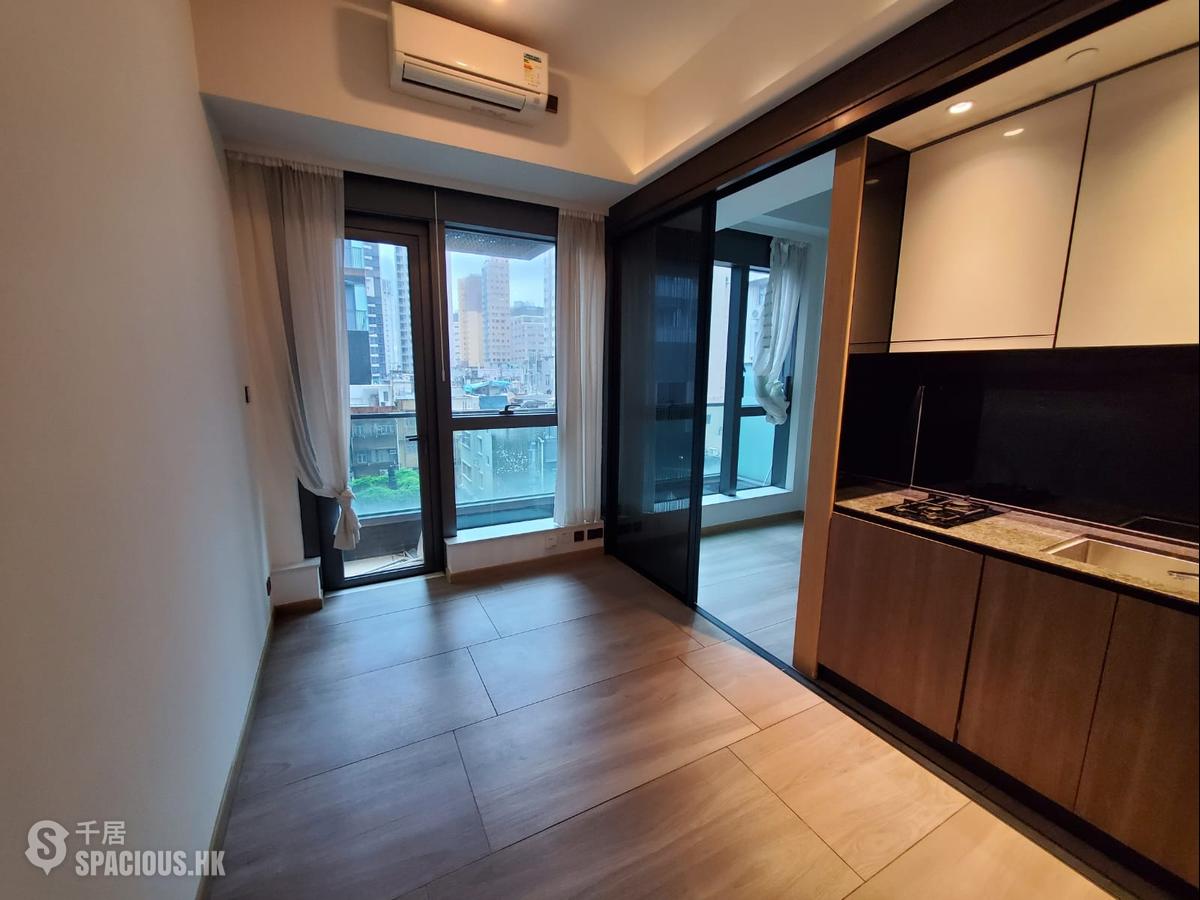 Sai Ying Pun - Two・Artlane 01