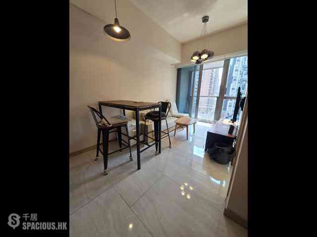 Sai Ying Pun - King's Hill 01