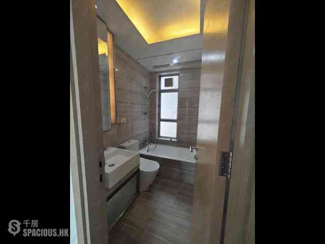 Sai Ying Pun - Island Crest Block 2 05