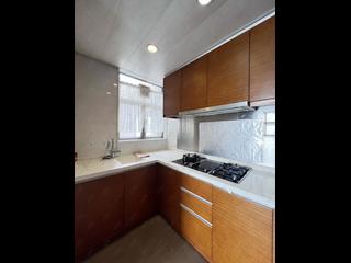 Sai Ying Pun - Island Crest Block 2 06