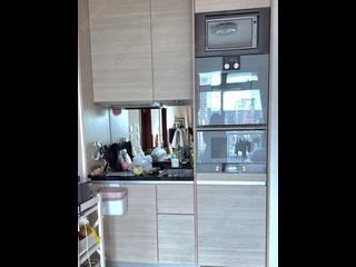Wan Chai - The Avenue Phase 2 09