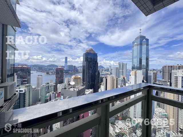 Soho - Centrestage 01