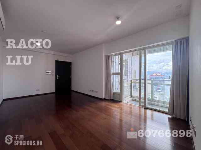 Soho - Centrestage 03