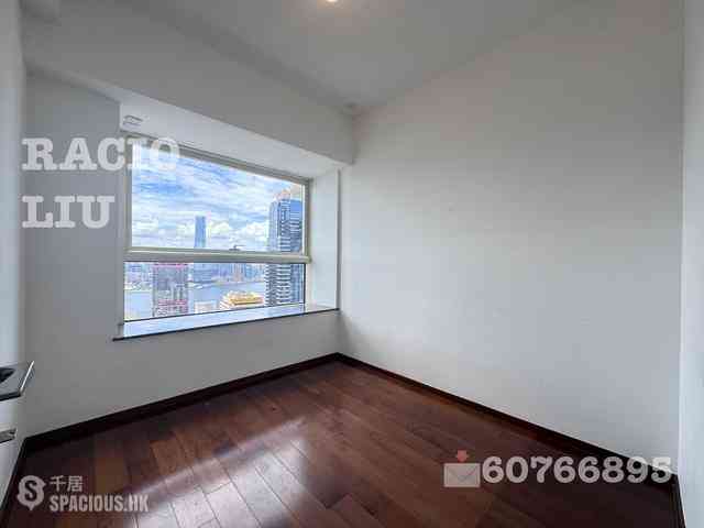 Soho - Centrestage 04