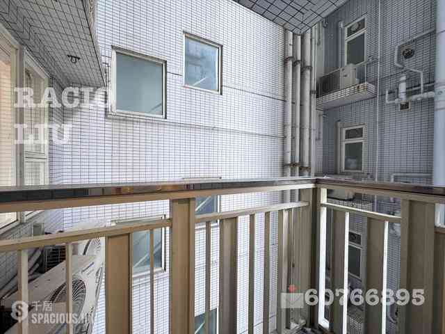 Soho - Centrestage 12
