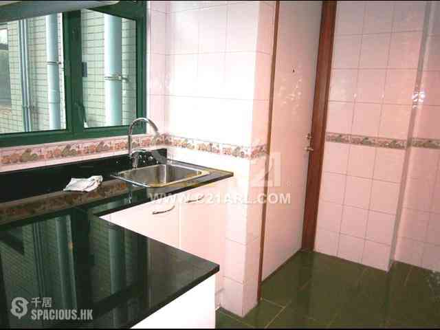 Stanley - Stanley Beach Villa 07