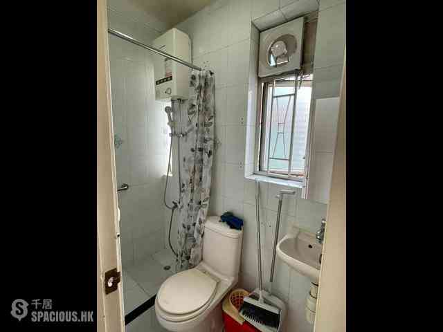 Sai Ying Pun - Lee Wah Mansion 03