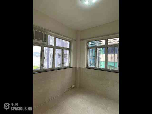Sai Ying Pun - Lee Wah Mansion 04
