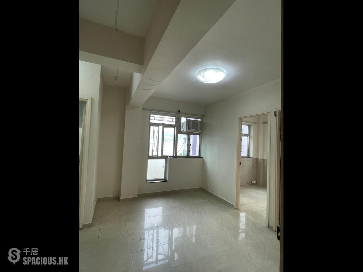 Sai Ying Pun - Lee Wah Mansion 01