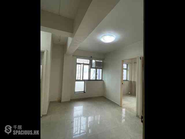 Sai Ying Pun - Lee Wah Mansion 01
