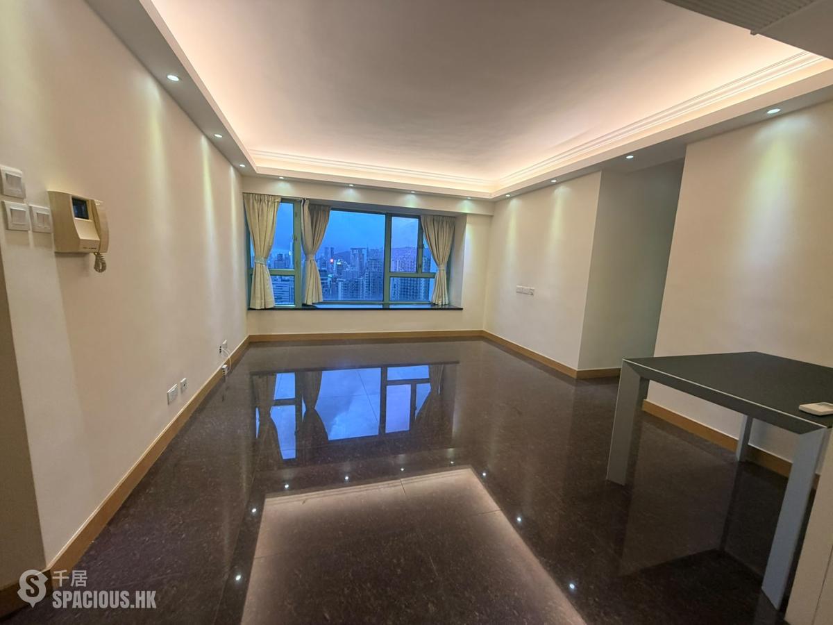 Wan Chai - Royal Court 01