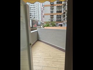 Wan Chai - Man On House 16