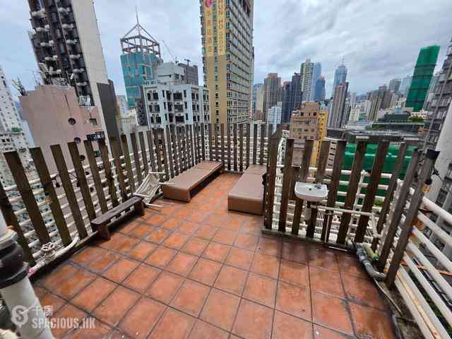Sai Ying Pun - Tak Lee Building 01