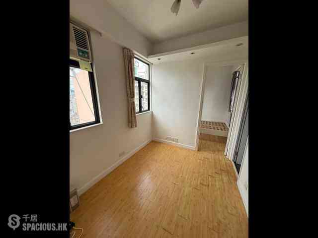 Sai Ying Pun - Tak Lee Building 04