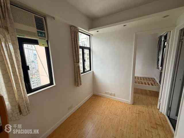 Sai Ying Pun - Tak Lee Building 05