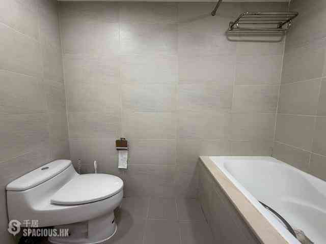 Wan Chai - Convention Plaza Apartments 05