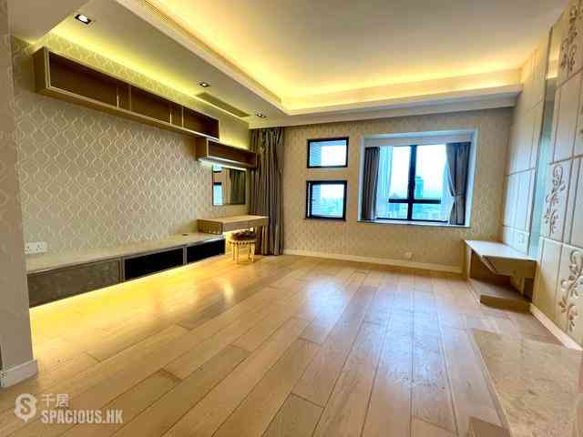 Mid Levels Central - Birchwood Place 05