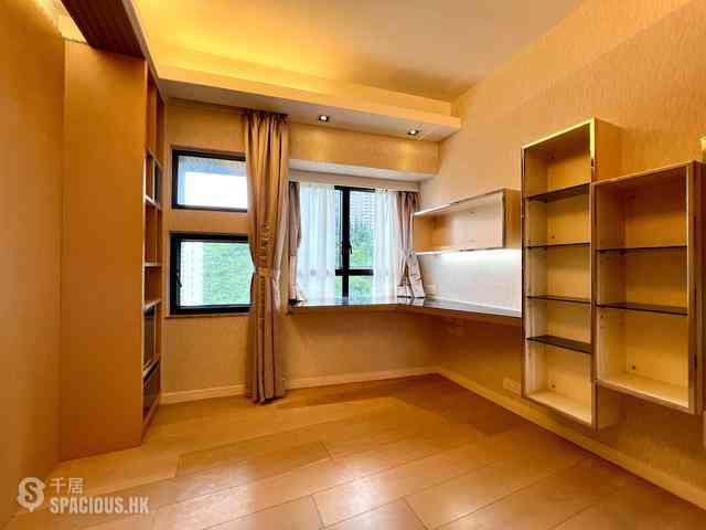 Mid Levels Central - Birchwood Place 08