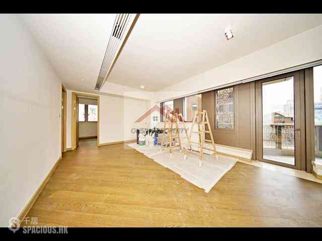 Mid Levels Central - 3, MacDonnell Road 01
