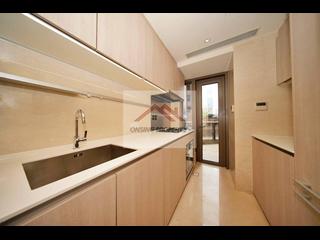 Mid Levels Central - 3, MacDonnell Road 02