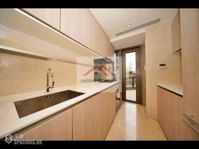 Mid Levels Central - 3, MacDonnell Road 02