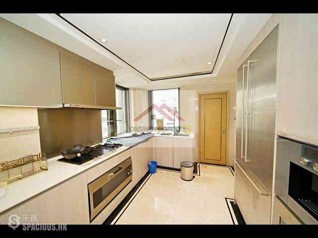 Mid Levels Central - 3, MacDonnell Road 03