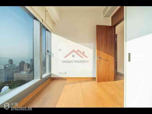 Mid Levels West - University Heights 11