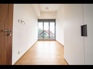 Mid Levels West - University Heights 08