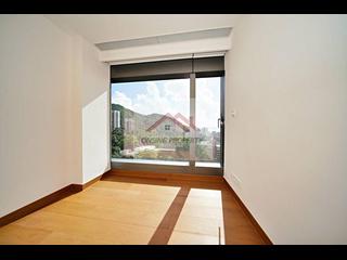 Mid Levels West - University Heights 10