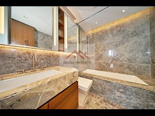 Mid Levels West - University Heights 14