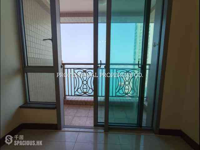 Kennedy Town - The Merton 02