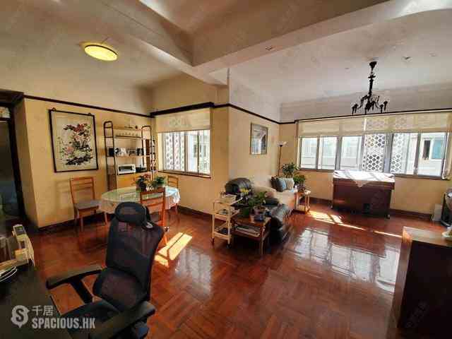 Mid Levels Central - Hong Lok Mansion 03