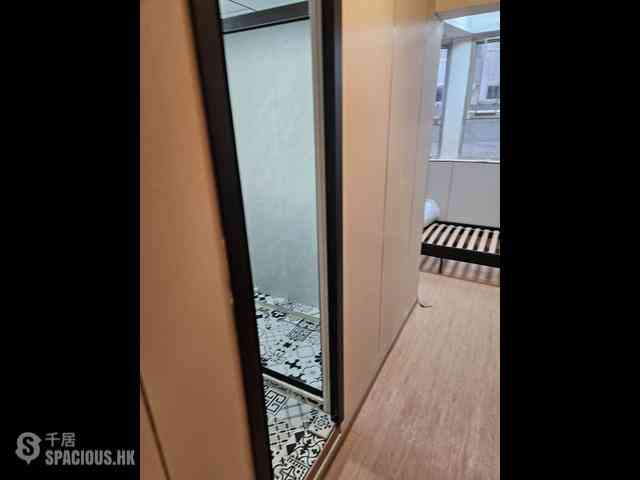 Wan Chai - King Sing Mansion 01
