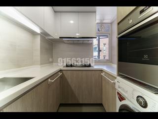Mid Levels Central - Merry Court 03
