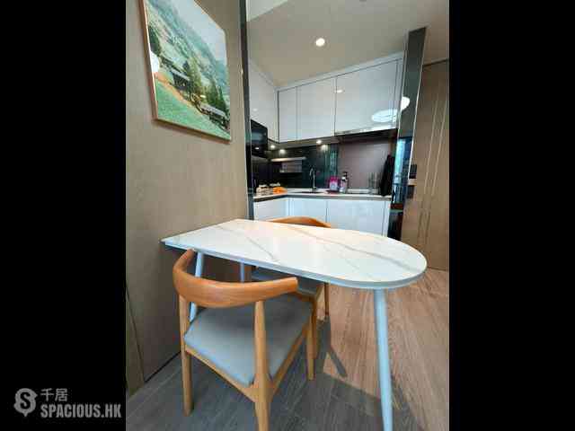 Sai Ying Pun - The Queens 05