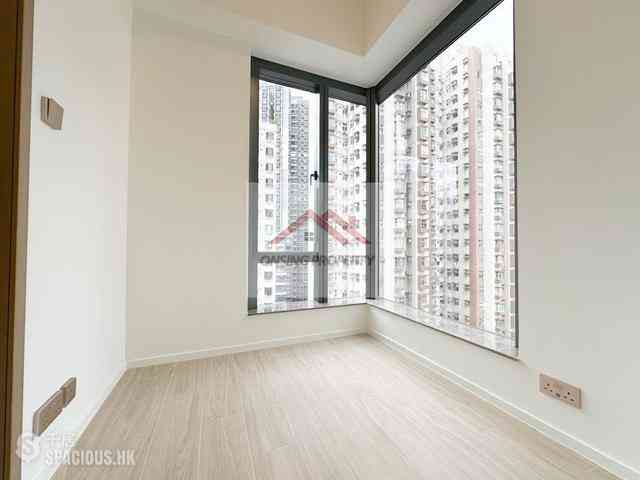 Sai Ying Pun - Des Voeux W Residence 04