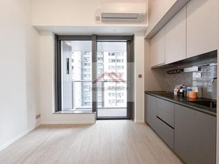 Sai Ying Pun - Des Voeux W Residence 02