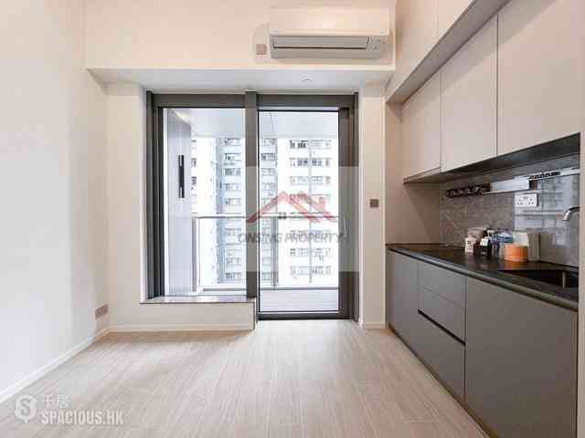 Sai Ying Pun - Des Voeux W Residence 02