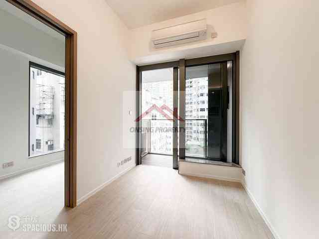 Sai Ying Pun - Des Voeux W Residence 01