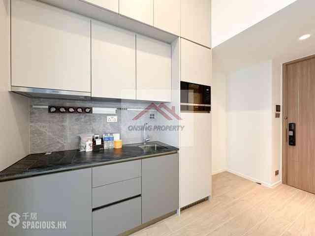 Sai Ying Pun - Des Voeux W Residence 03