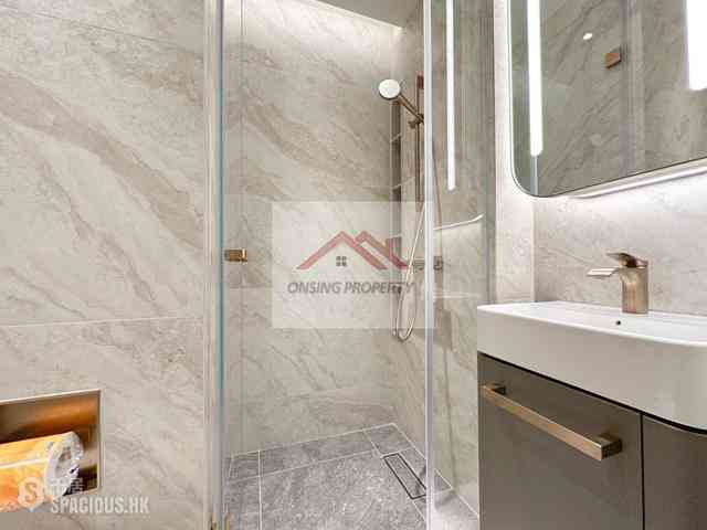 Sai Ying Pun - Des Voeux W Residence 04