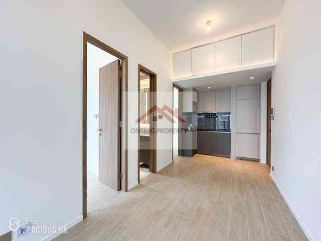 Sai Ying Pun - Des Voeux W Residence 01
