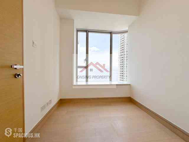 Kennedy Town - Cadogan 05