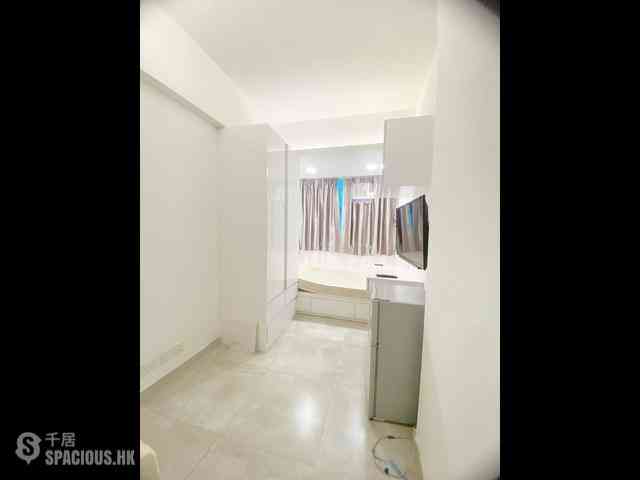 Causeway Bay - Po Wing Building Block 108-120 Percival Street 03
