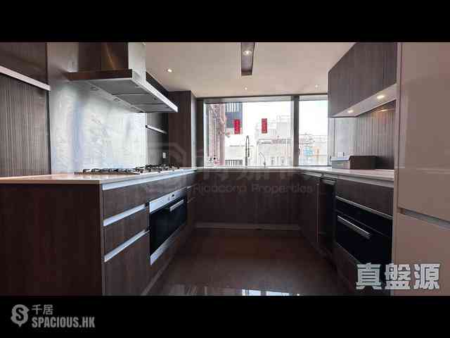 Shau Kei Wan - Island Garden Block 1 05