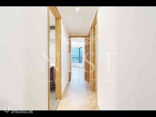Mid Levels West - 80 Robinson Road 08