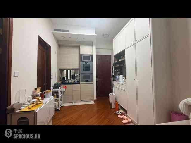 Wan Chai - The Avenue 02