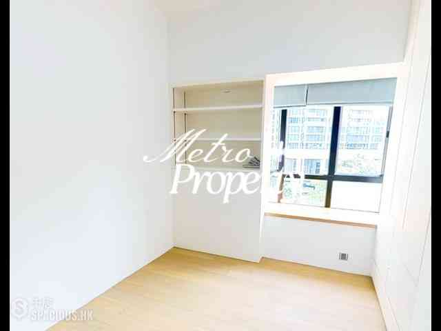 Mid Levels East - Bowen Place 03